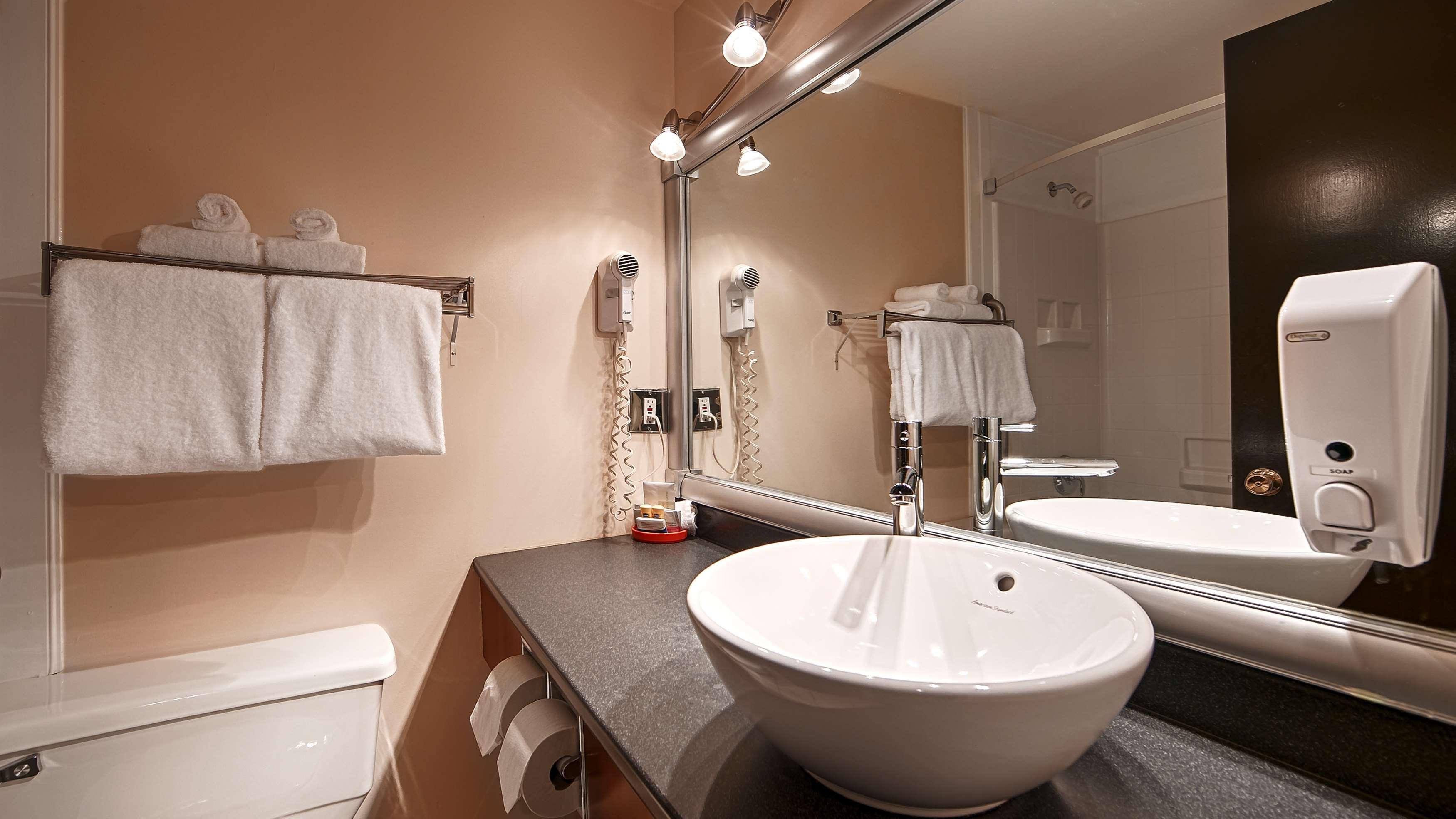 Best Western Gold Rush Inn Whitehorse Bagian luar foto