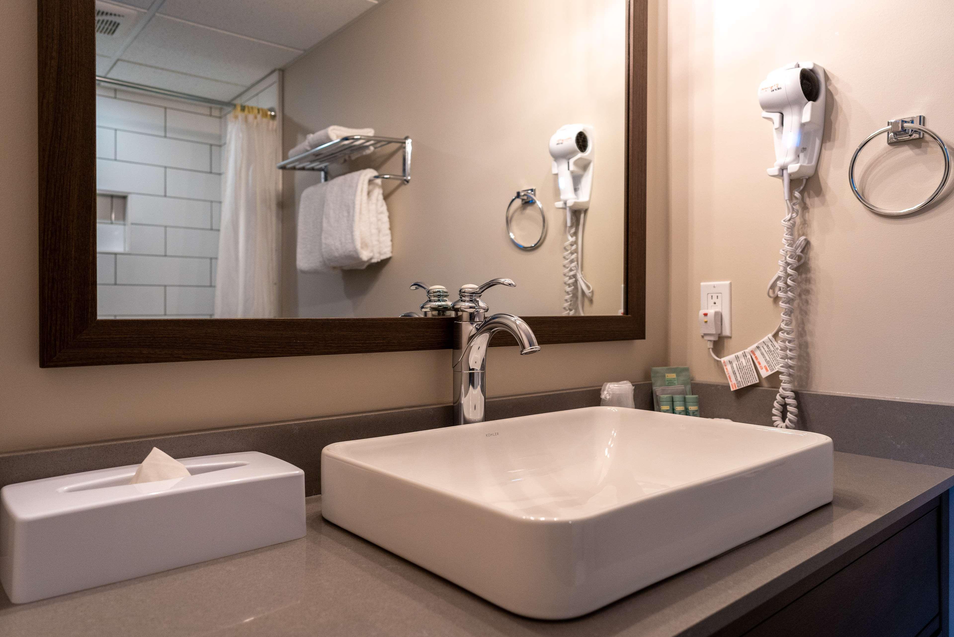 Best Western Gold Rush Inn Whitehorse Bagian luar foto